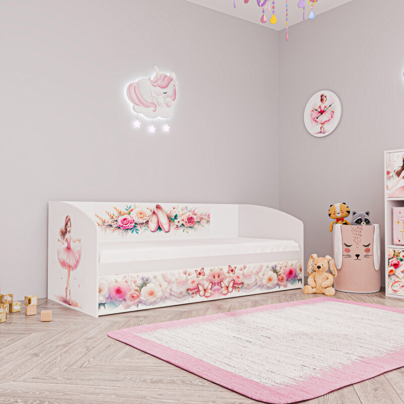 12588 PonyBallerinaCouch 3 002 1
